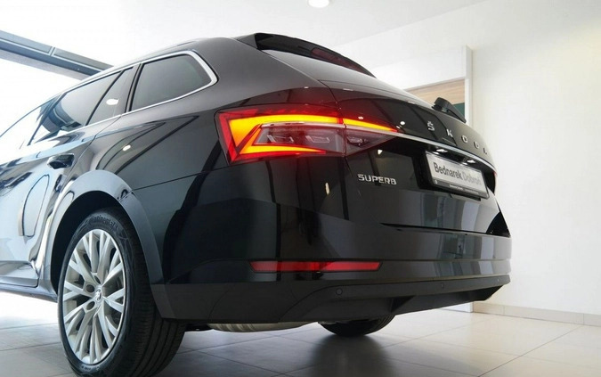 Skoda Superb cena 174790 przebieg: 5, rok produkcji 2024 z Sędziszów małe 781